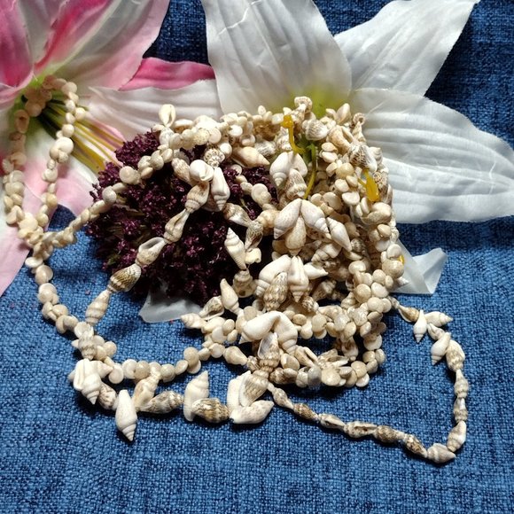 Set of 3 Shell Necklaces  Z4 - Picture 3 of 5